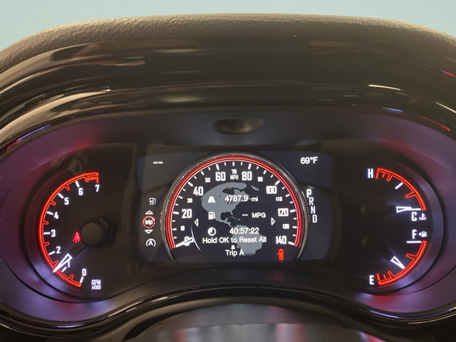 Used 2025 Dodge Durango GT AWD/4WD image 9
