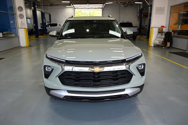 New 2026 Chevrolet TrailBlazer LT w/ LT Cold Weather Package AWD/4WD image 2