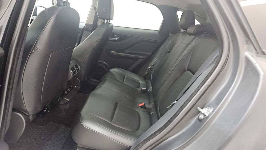 Used 2020 Jaguar F-PACE Premium image 8