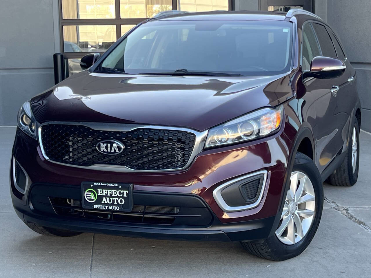 Used 2017 Kia Sorento LX w/ LX Convenience Package image 3