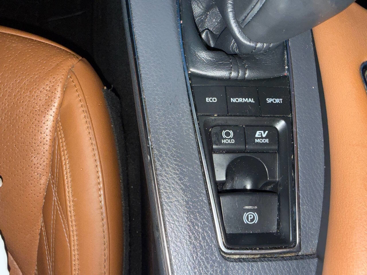 Used 2019 Toyota Avalon Limited w/ Advanced Safety Package image 38