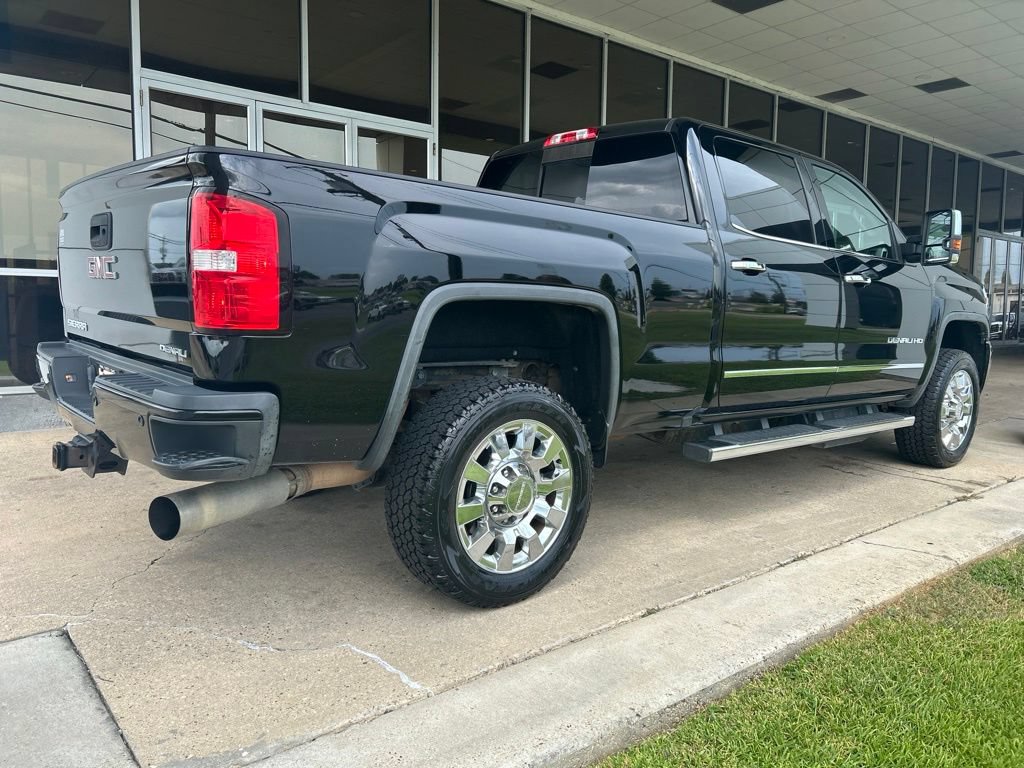 Used 2018 GMC Sierra 2500 Denali w/ Duramax Plus Package AWD/4WD image 7