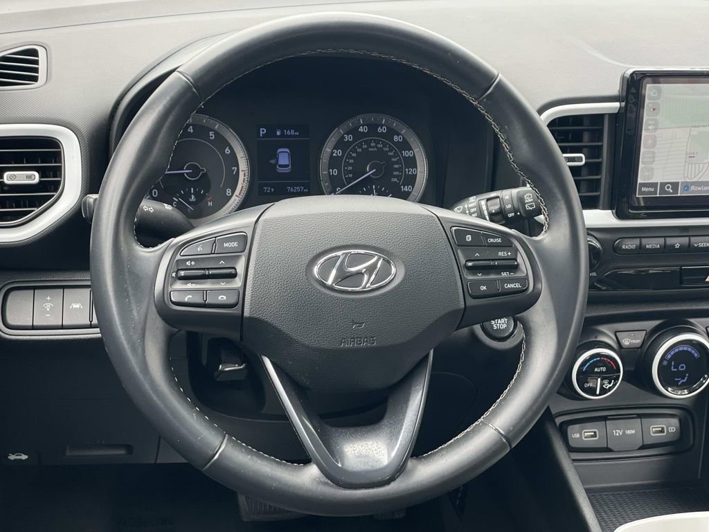 Certified 2022 Hyundai Venue Limited w/ Cargo Package FWD image 7