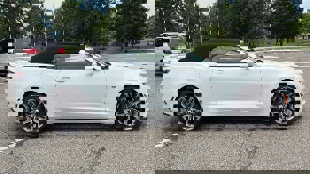 Used 2018 Chevrolet Camaro LT image 2