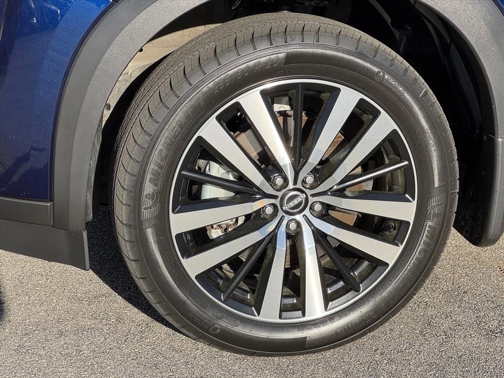 Certified 2024 Nissan Pathfinder Platinum image 9