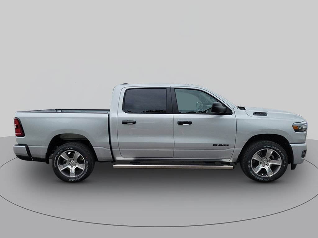 New 2026 RAM 1500 Express AWD/4WD image 2
