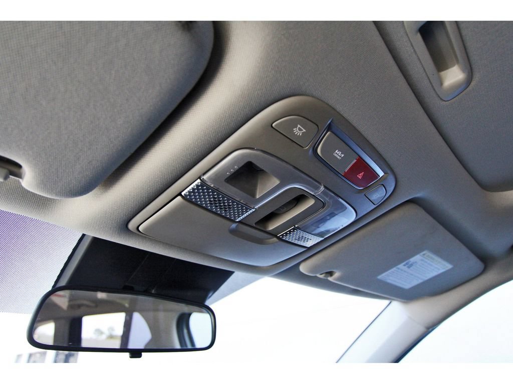 Used 2025 Kia Telluride S FWD image 21