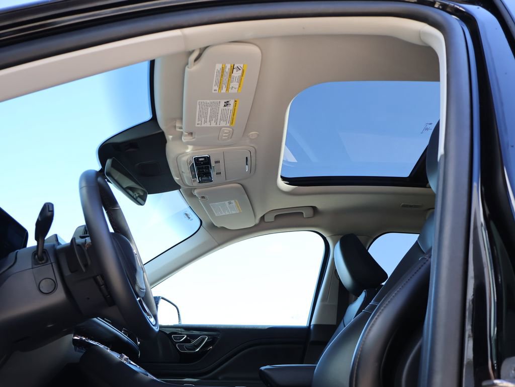 Used 2025 Lincoln Aviator AWD image 39