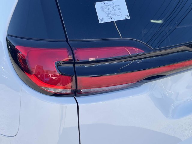New 2027 Chrysler Pacifica Limited FWD image 10