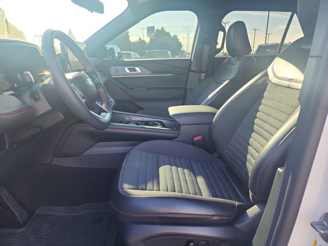 Used 2025 Ford Explorer ST-Line AWD/4WD image 9