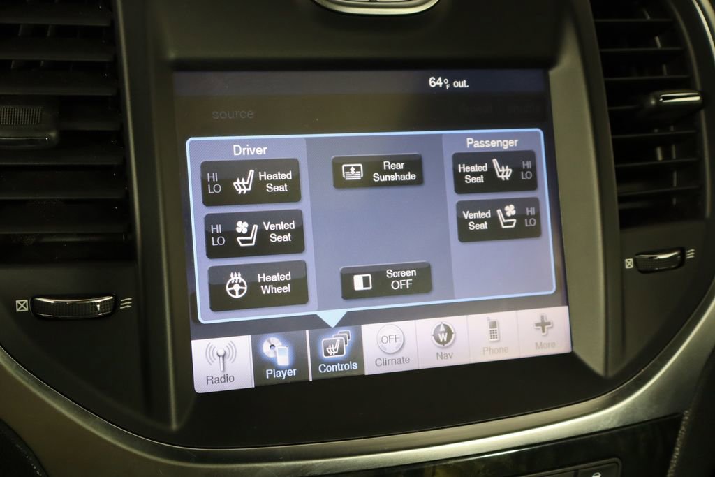 Used 2011 Chrysler 300 C RWD image 32