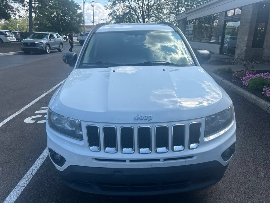 Used 2015 Jeep Compass Sport w/ Power Value Group FWD image 3