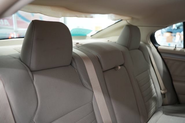 Used 2014 Ford Taurus SE FWD image 16