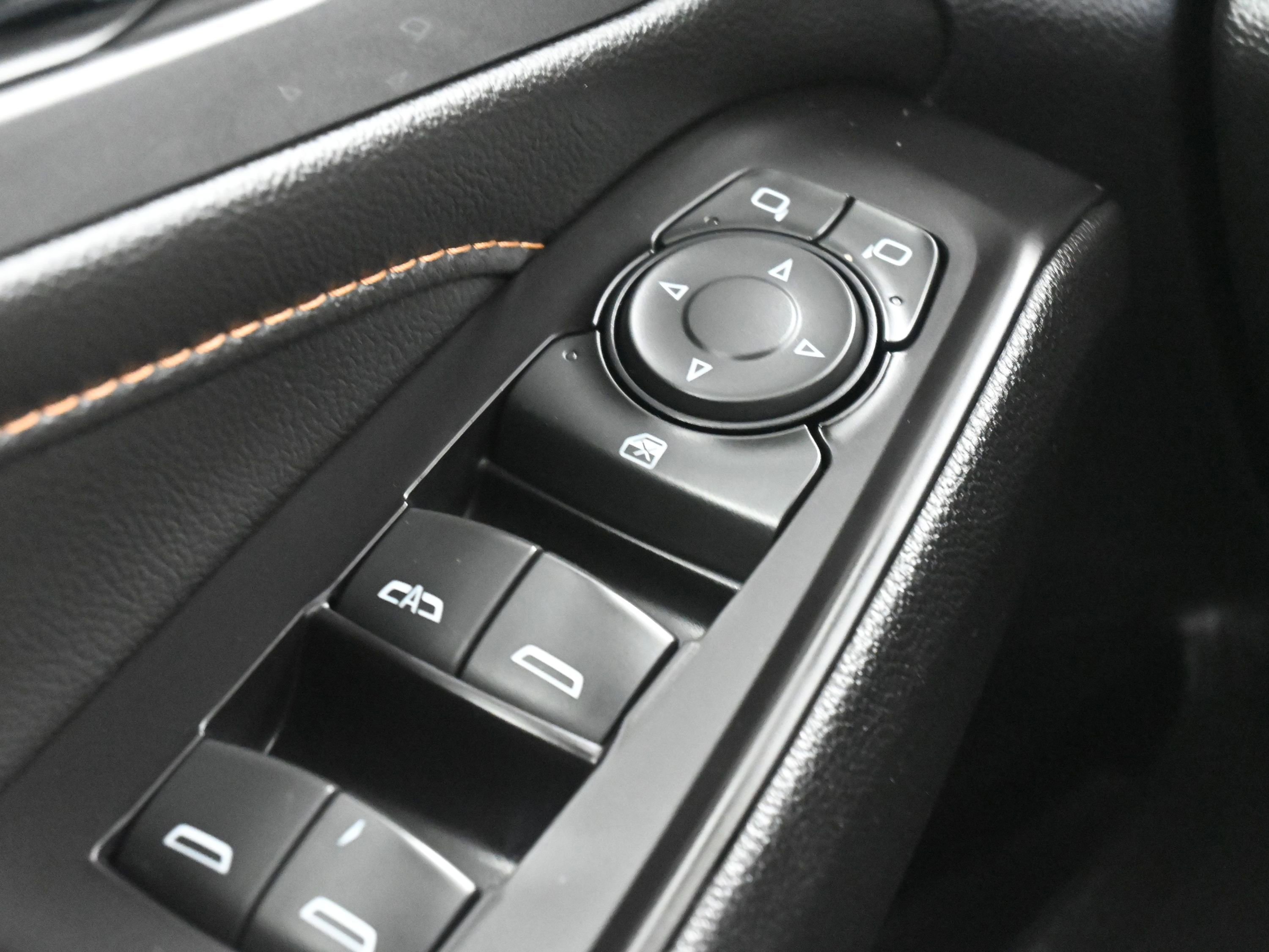 Used 2020 Chevrolet Traverse LT w/ LPO, Black Accent Package image 31