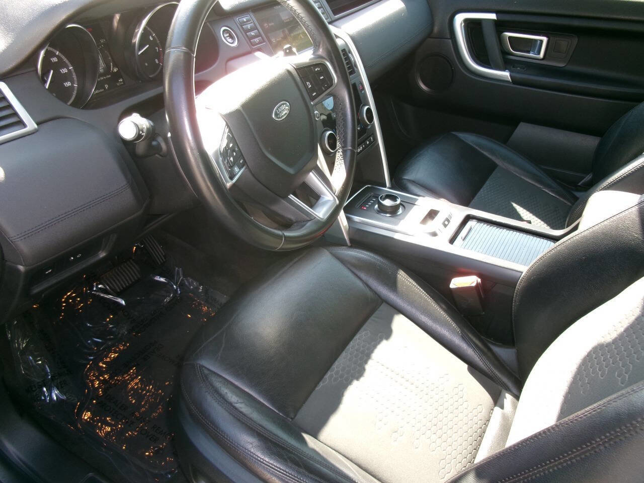 Used 2019 Land Rover Discovery Sport SE AWD/4WD image 21