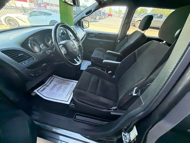 Used 2017 Dodge Grand Caravan SE FWD image 33