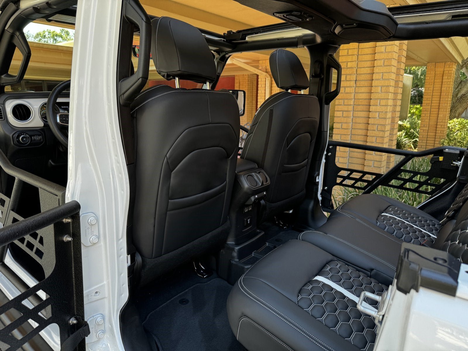 Used 2022 Jeep Wrangler Unlimited Sahara AWD/4WD image 37