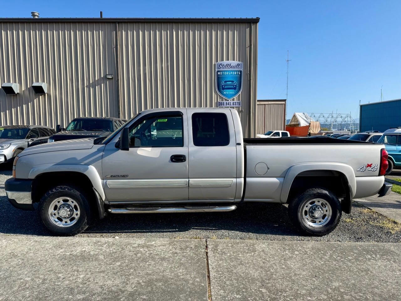 Used 2006 Chevrolet Silverado 2500 LT w/ Skid Plate Package AWD/4WD image 2