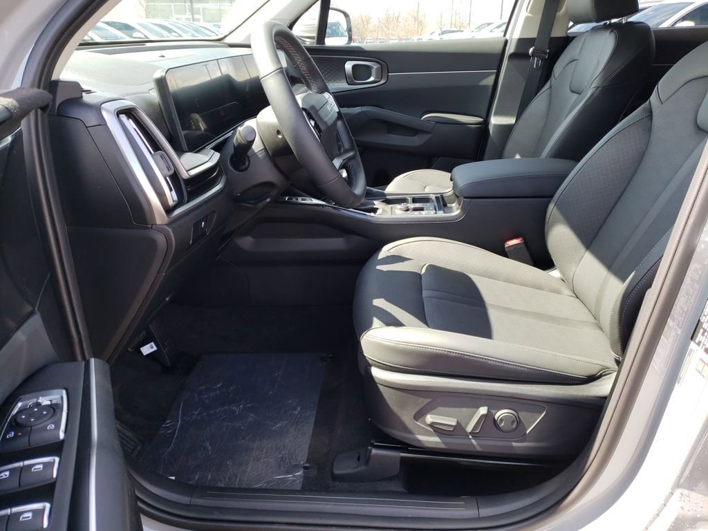 New 2026 Kia Sorento S image 14