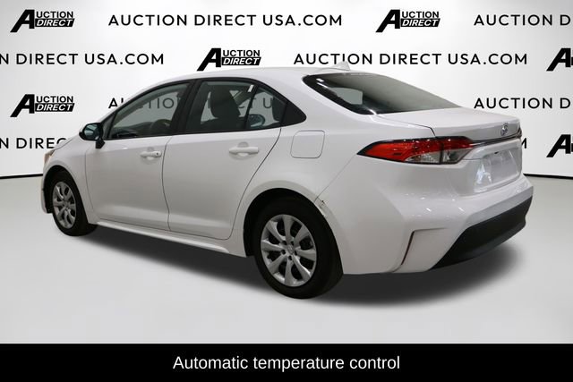 Used 2023 Toyota Corolla LE image 2