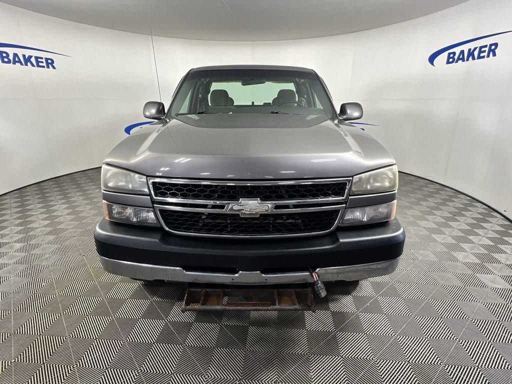 Used 2007 Chevrolet Silverado 2500 W/T w/ Skid Plate Package AWD/4WD image 3