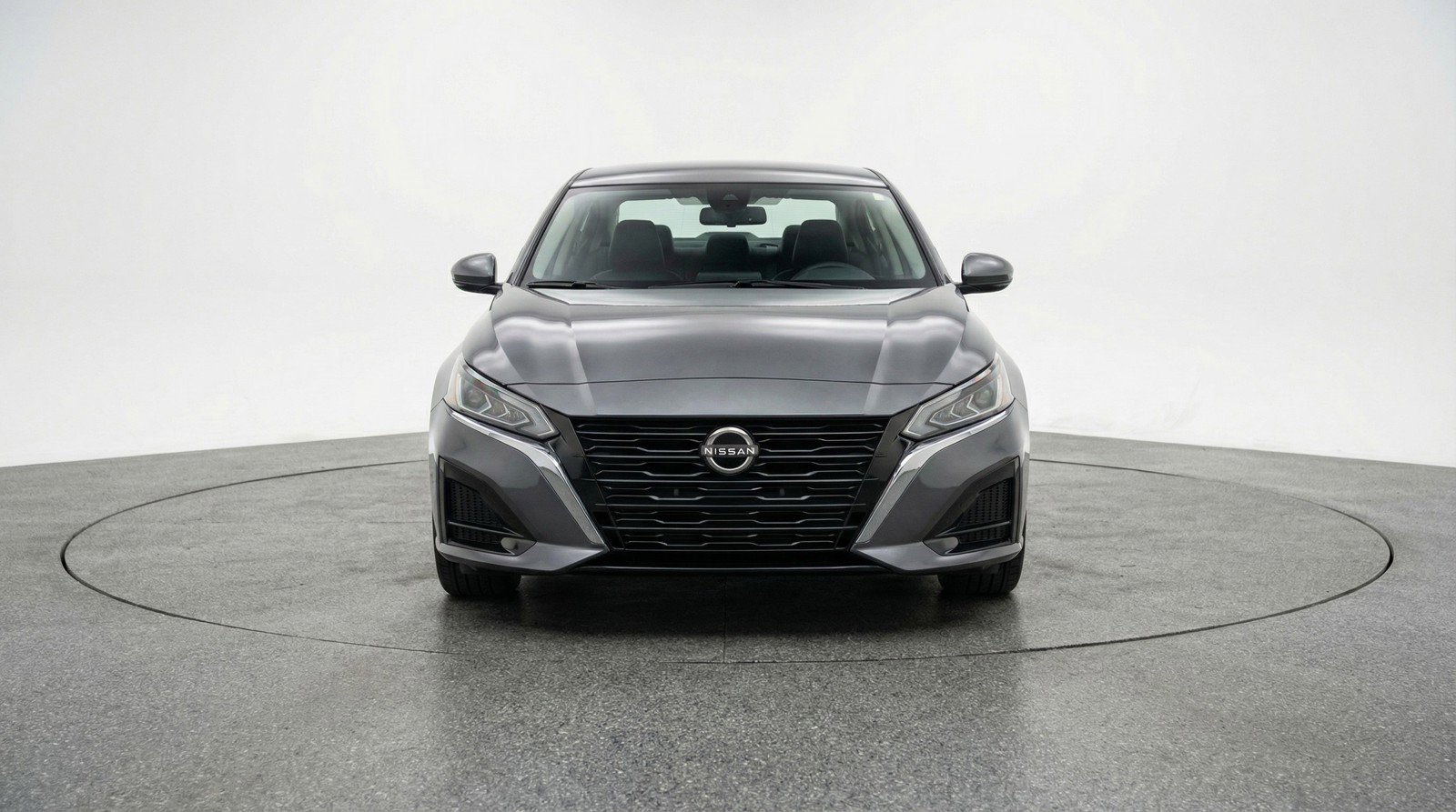 Used 2025 Nissan Altima 2.5 SV FWD image 2