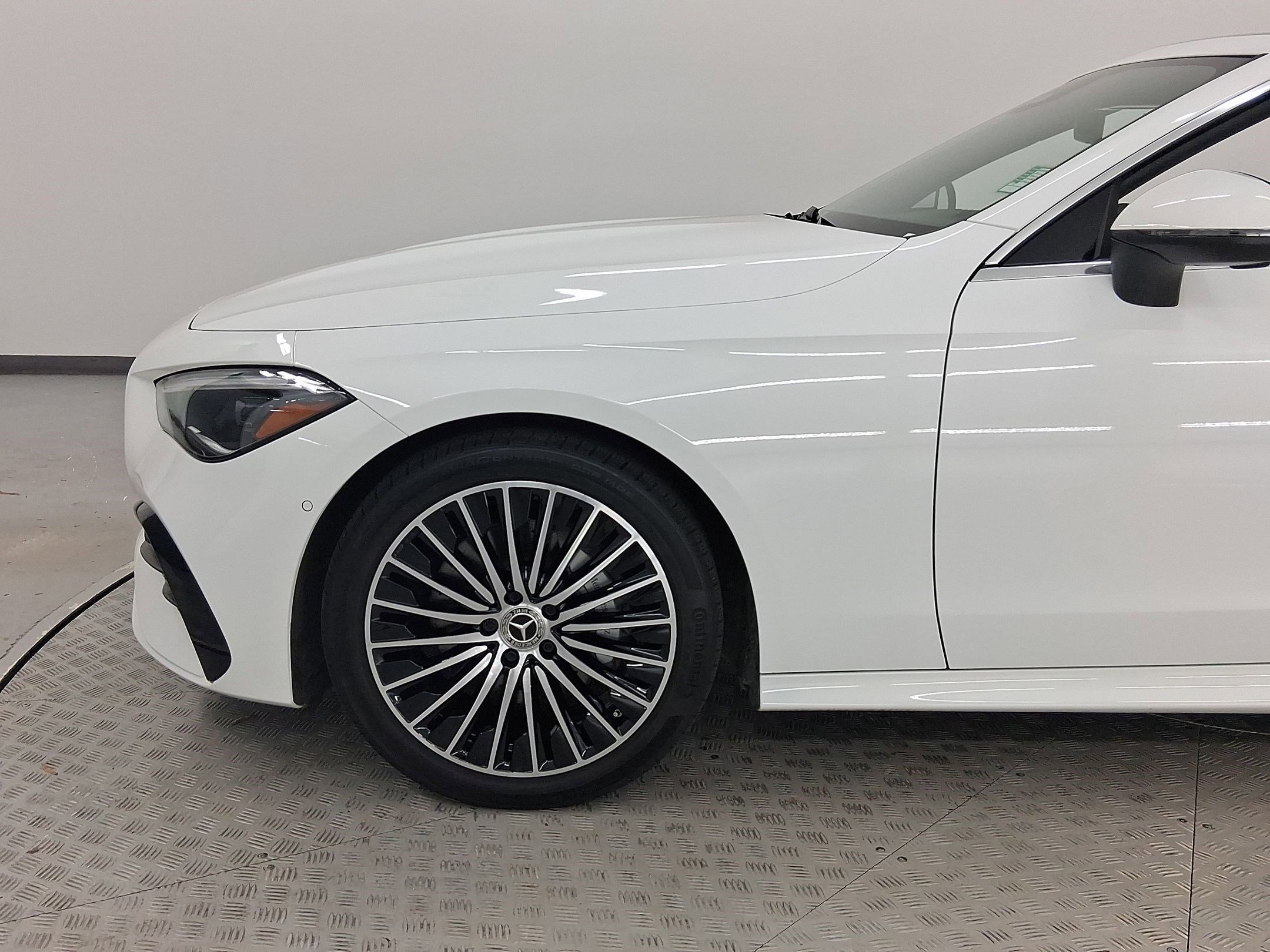 Used 2025 Mercedes-Benz CLE 300 4MATIC Cabriolet image 18