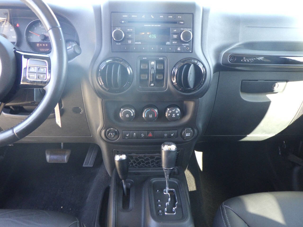 Used 2016 Jeep Wrangler Unlimited Sahara AWD/4WD image 26