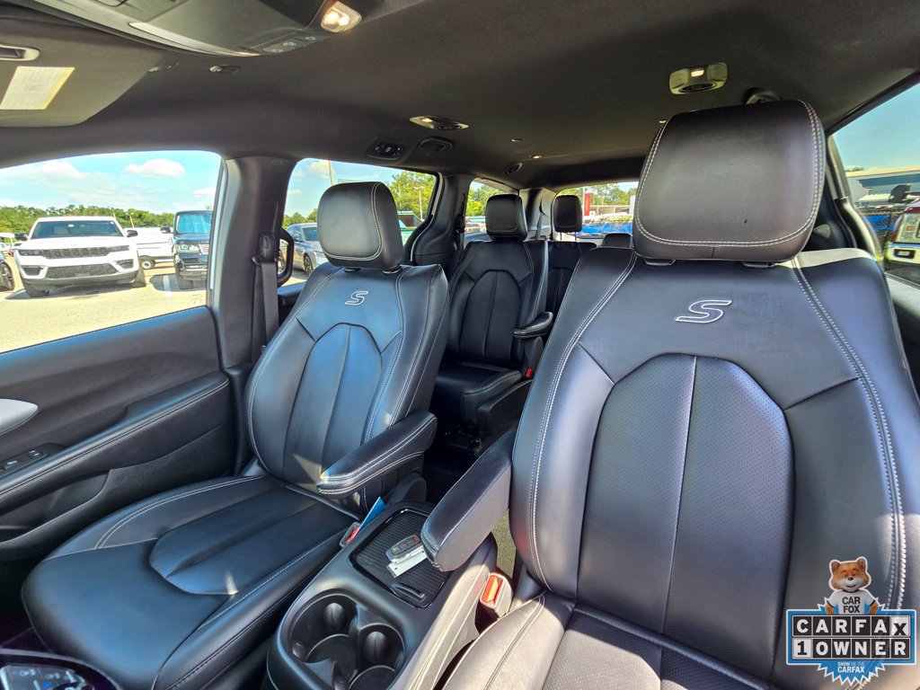 Used 2024 Chrysler Pacifica Limited FWD image 31