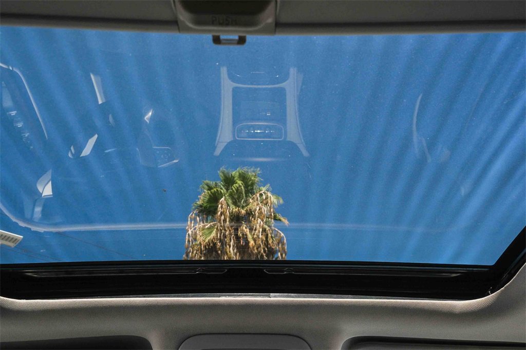 Used 2022 GMC Acadia Denali w/ Denali Ultimate Package image 16