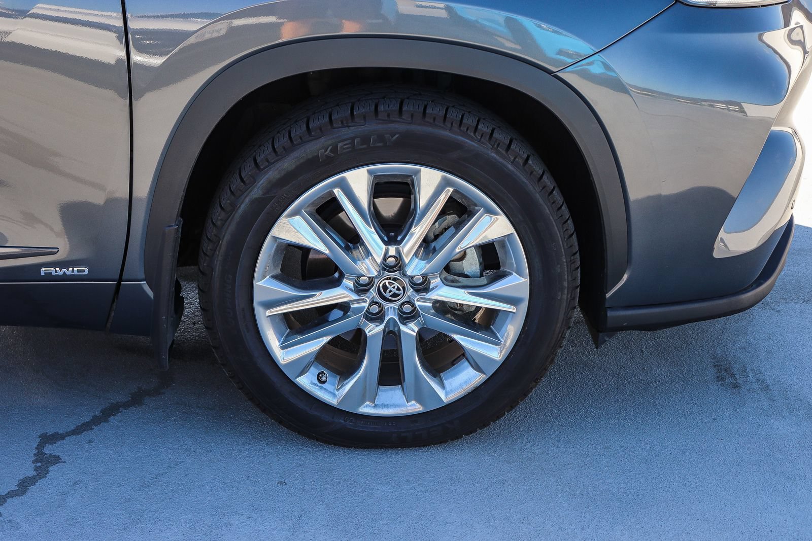 Used 2021 Toyota Highlander Limited AWD/4WD image 10