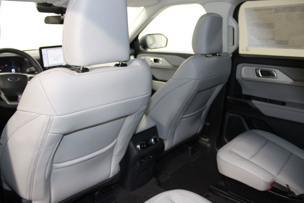 New 2026 Ford Explorer Active RWD image 27