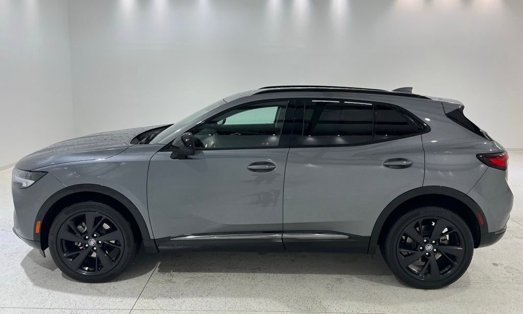 Used 2022 Buick Envision Essence w/ Sport Touring Package image 2