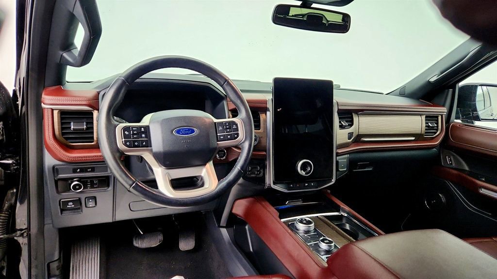 Used 2023 Ford Expedition Limited AWD/4WD image 13