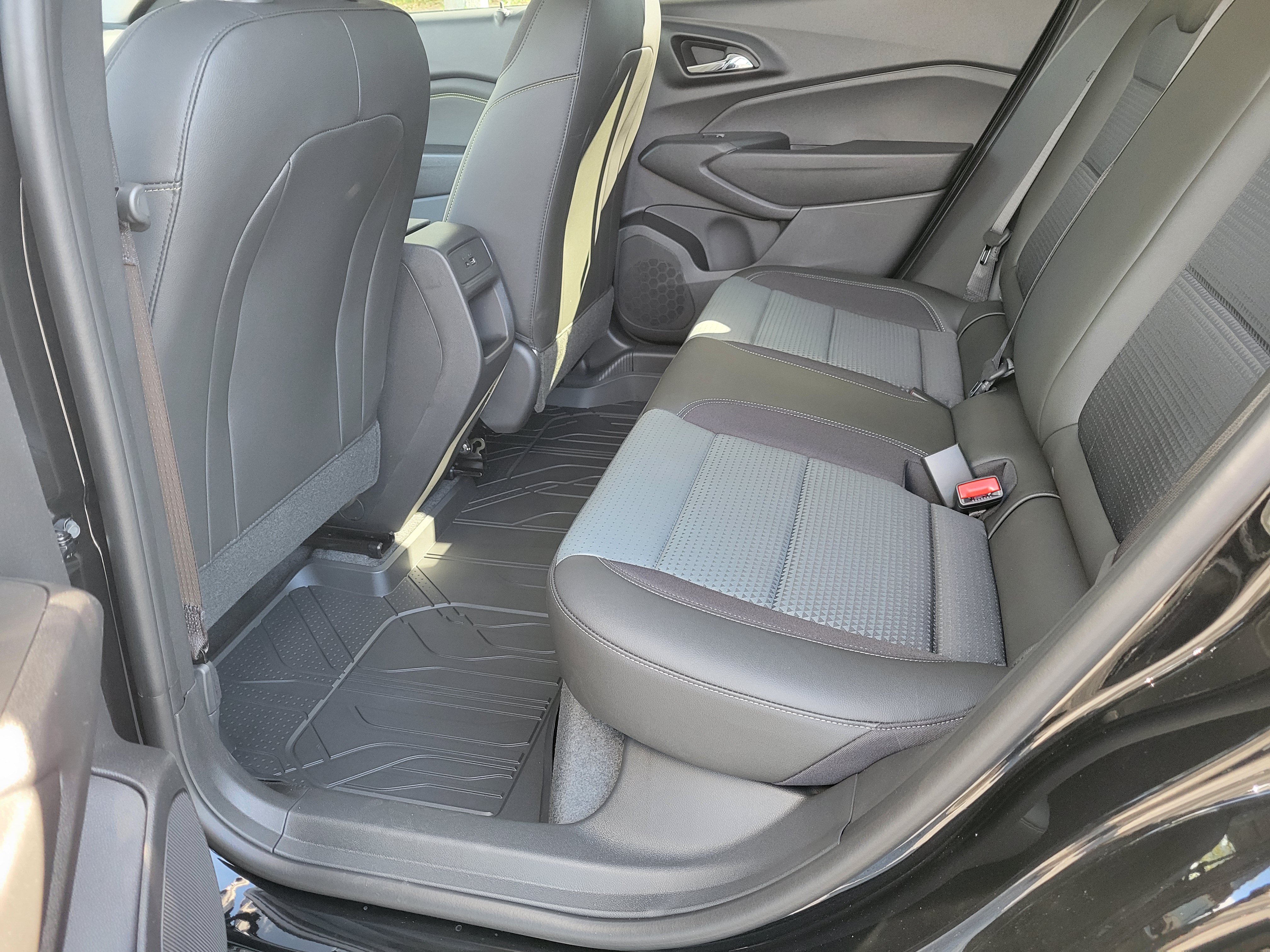 New 2026 Chevrolet Trax LT w/ Driver Confidence Package FWD image 30