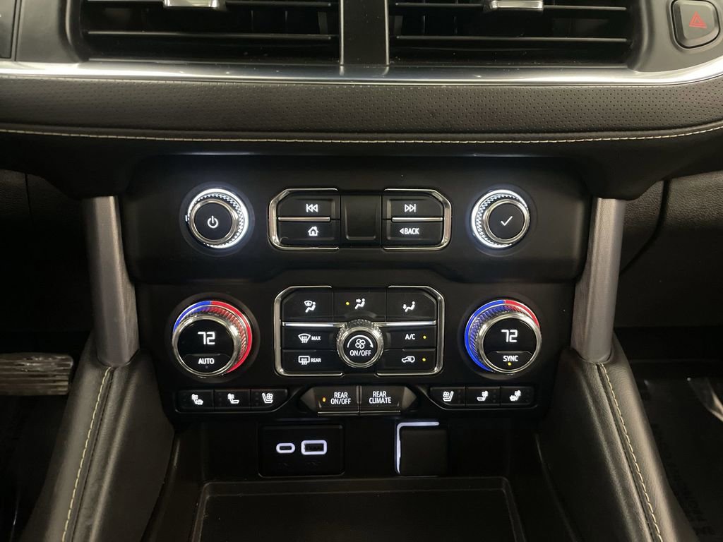 Used 2024 GMC Yukon SLT w/ SLT Luxury Package AWD/4WD image 12