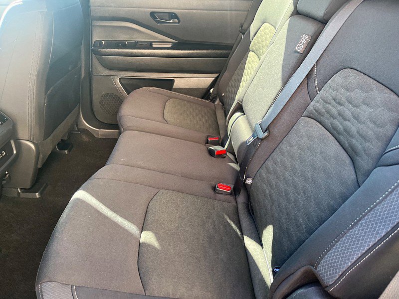 Used 2024 Nissan Pathfinder SV image 17