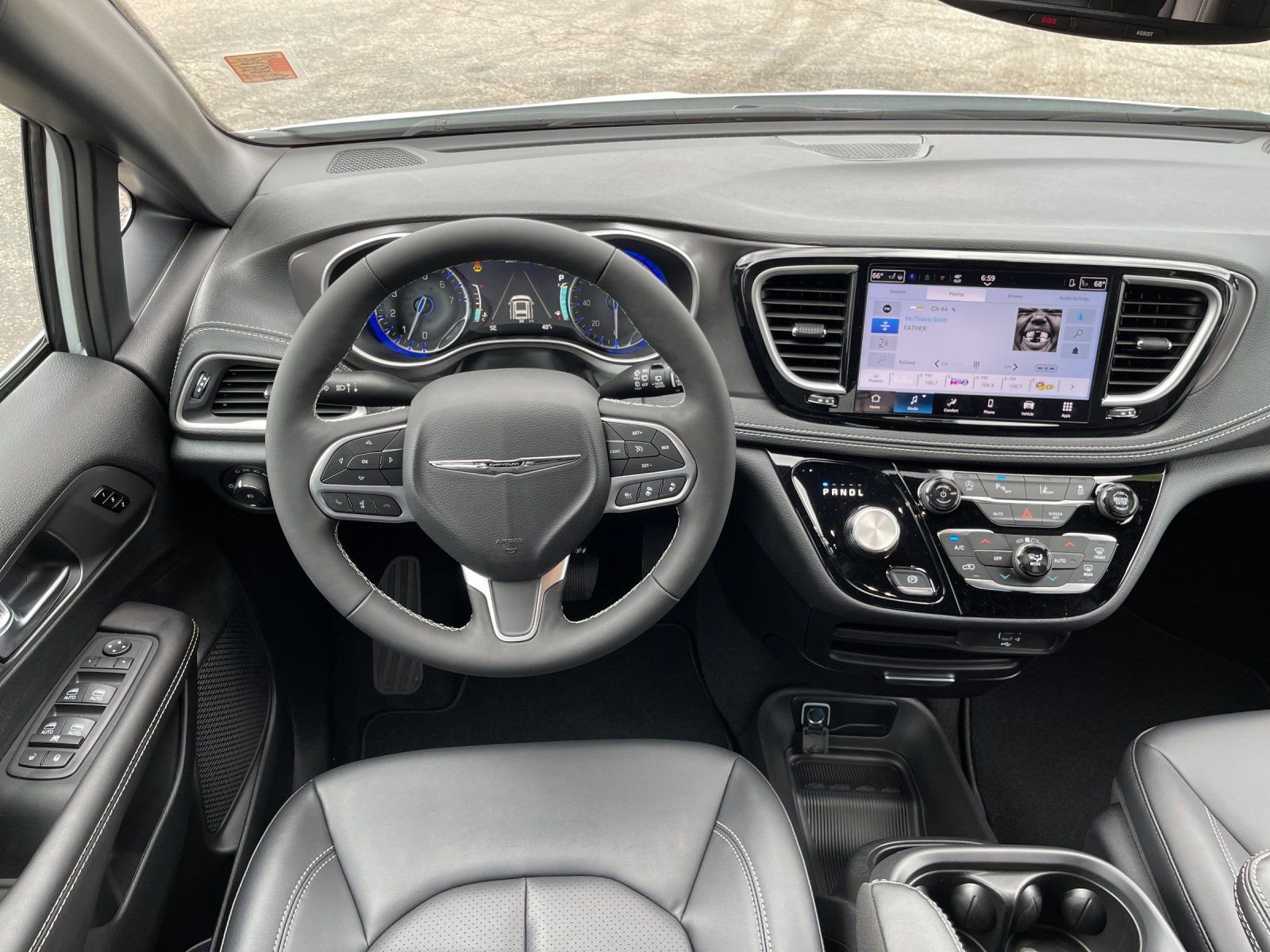 New 2026 Chrysler Pacifica Select AWD/4WD image 16