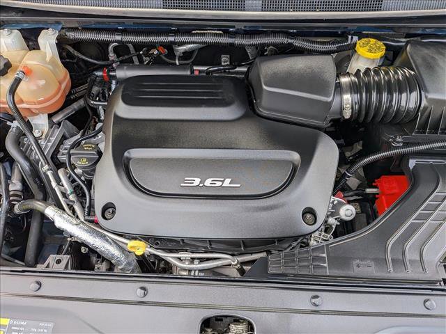 Used 2017 Chrysler Pacifica Limited w/ UConnect Theater Package image 22