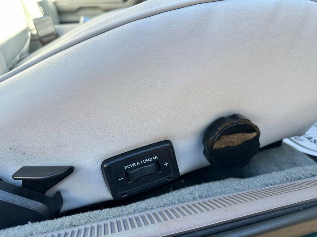 Used 1990 Ford Mustang LX image 29