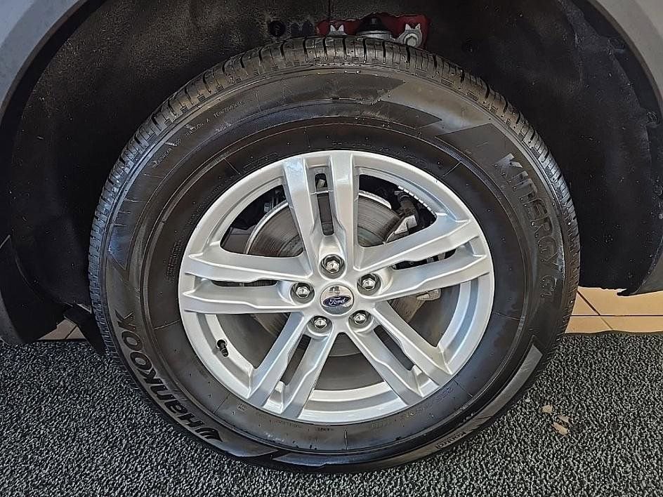 Used 2024 Ford Explorer XLT w/ Class IV Trailer Tow Package image 39