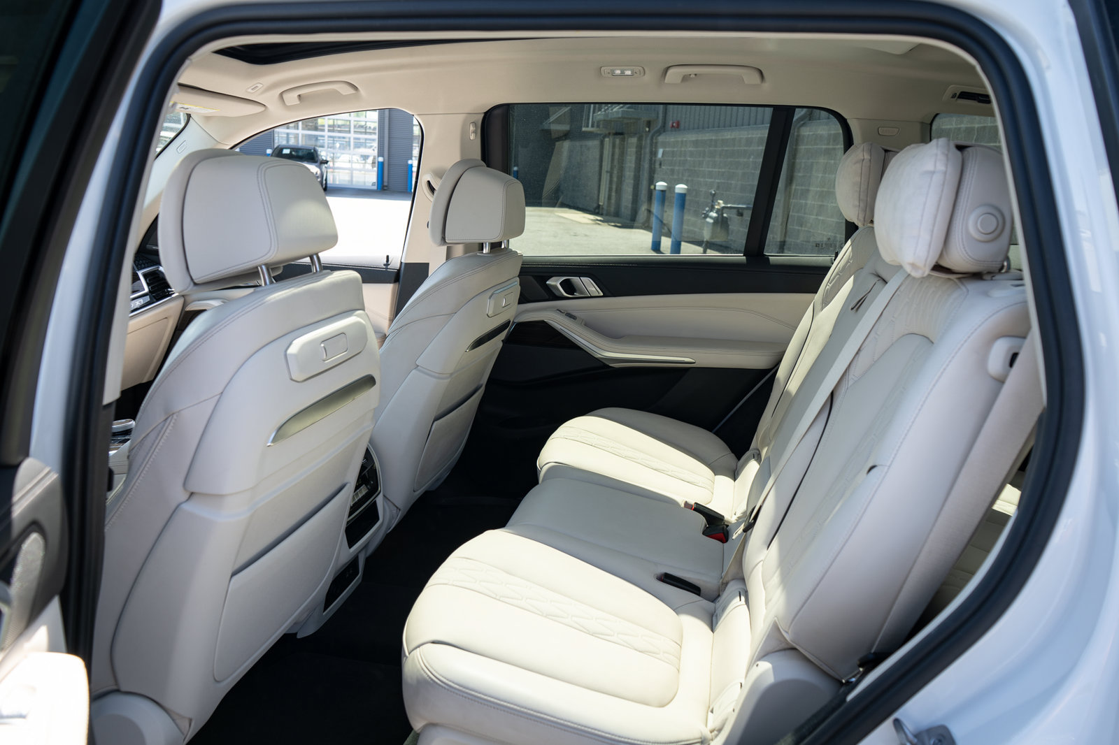 Used 2023 BMW X7 xDrive40i w/ Executive Package AWD/4WD image 30