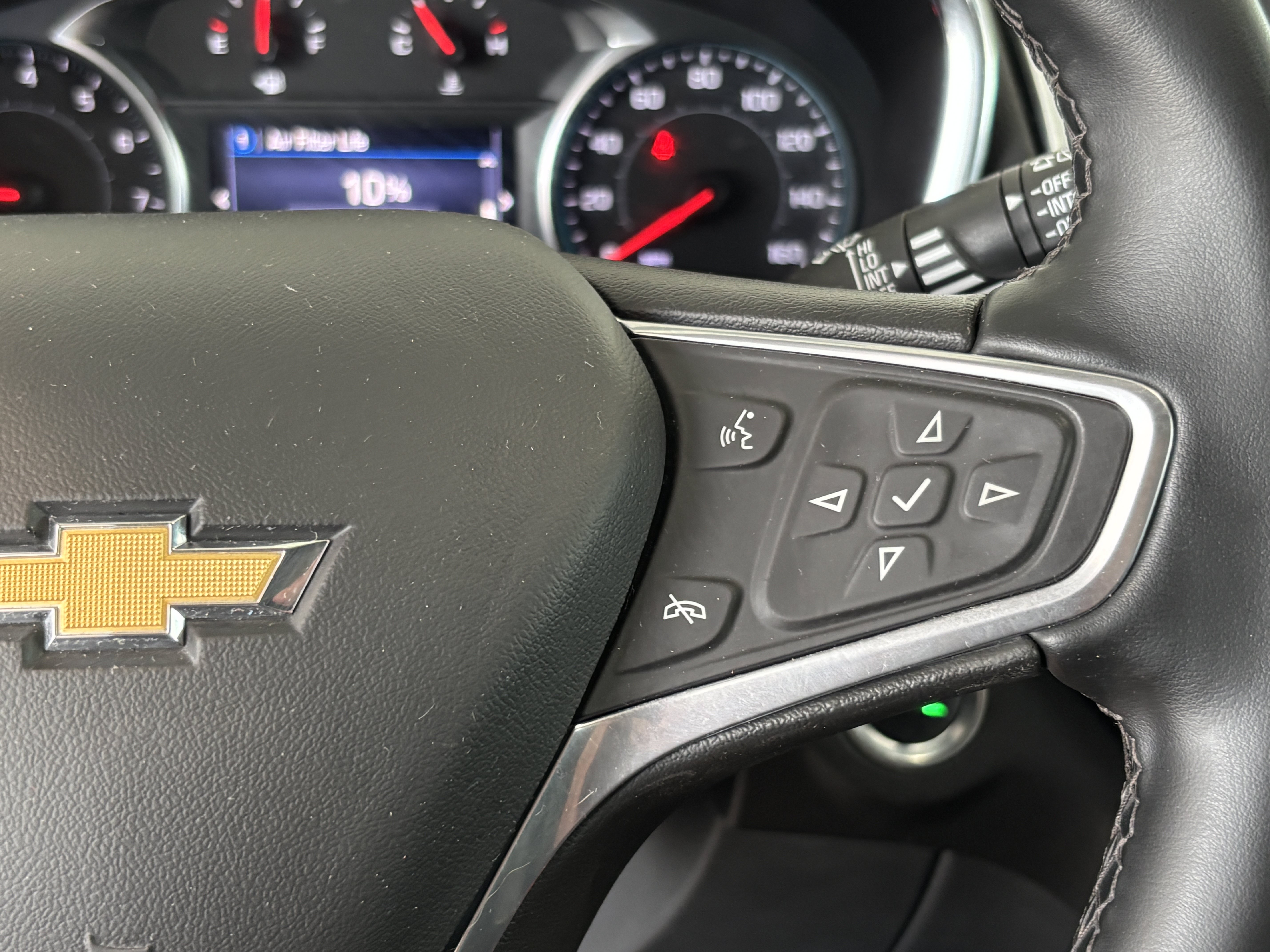 Used 2023 Chevrolet Equinox LT FWD image 12