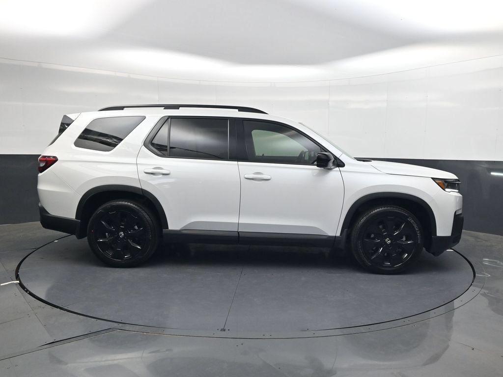 New 2026 Honda Pilot Black Edition image 2