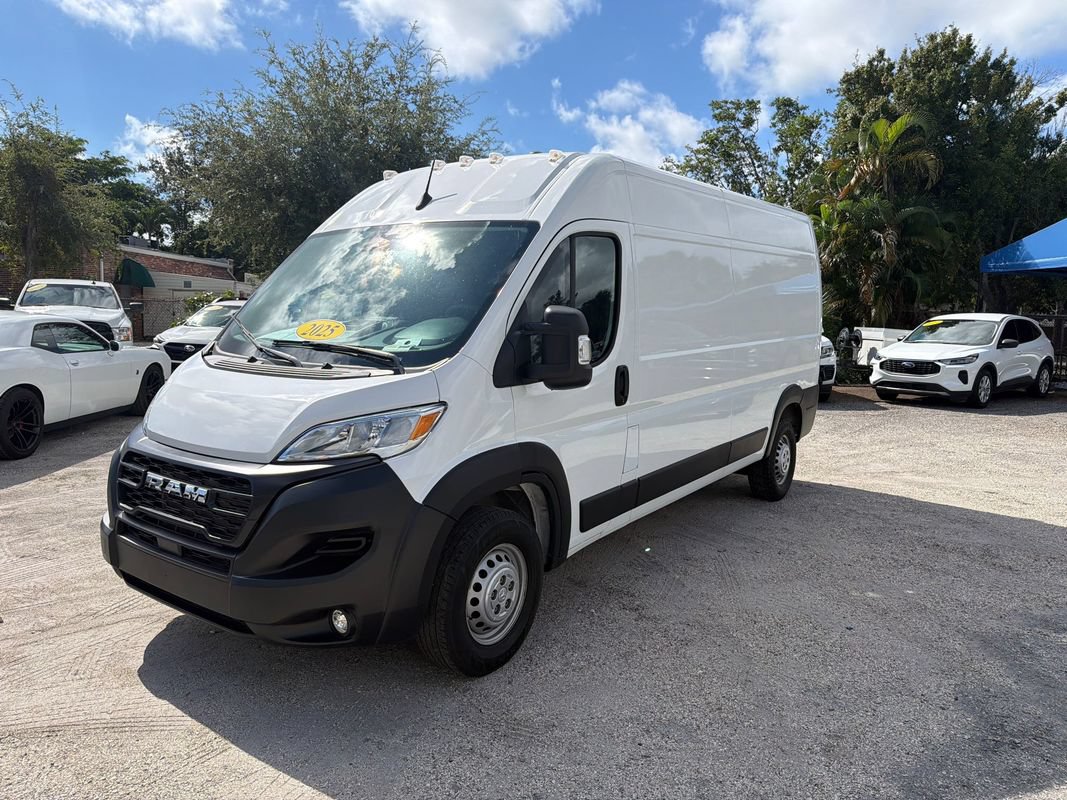 Used 2025 RAM ProMaster 2500 w/ Convenience Group FWD image 1