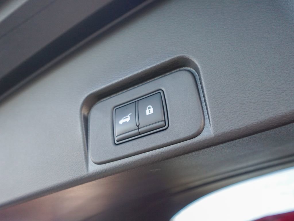 Used 2022 Nissan Rogue SV w/ SV Premium Package image 31