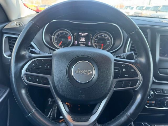 Used 2021 Jeep Cherokee Latitude Plus AWD/4WD image 14