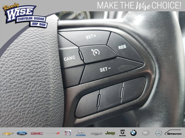 Used 2019 Jeep Cherokee Trailhawk w/ Comfort & Convenience Group AWD/4WD image 23