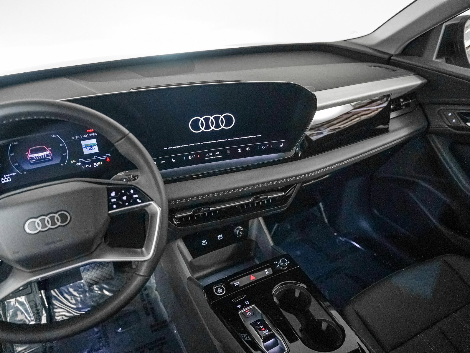 New 2025 Audi Q6 e-tron Premium AWD/4WD image 17