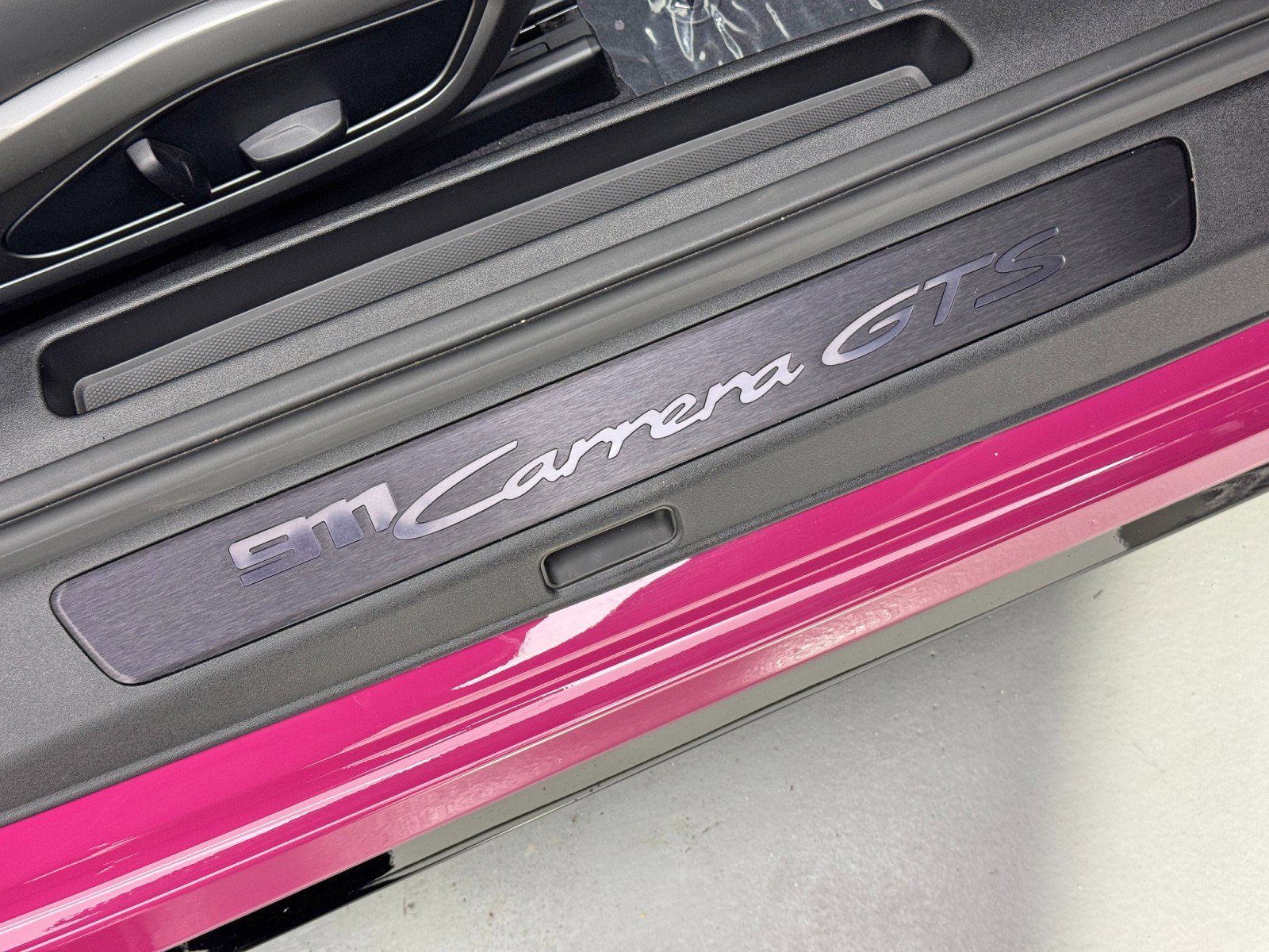 Used 2024 Porsche 911 Carrera GTS w/ Premium Package image 14